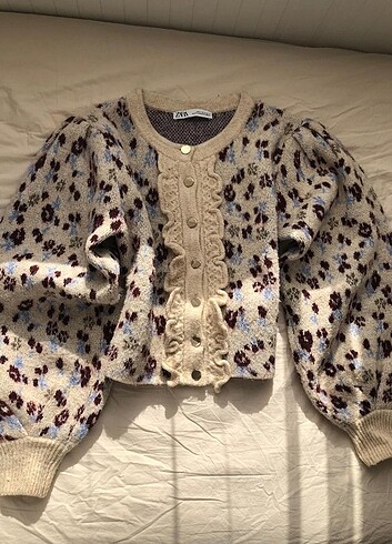 Zara kadın çiçek desenli zara hırka yün 