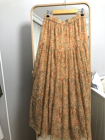 Stradivarius çiçekli uzun tül etek zara mango