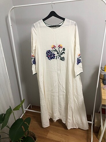 Beyaz şile bezi kadın uzun yazlık vintage elbise zara mango suud