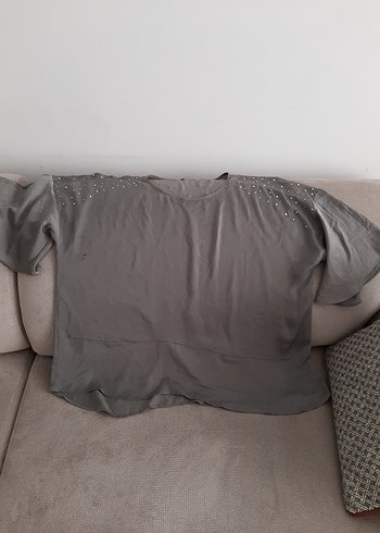 haki Kısa Kollu mat saten Bluz
