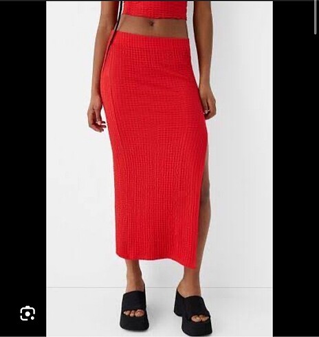 bershka kırmızı etek