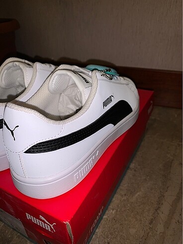 36 Beden beyaz Renk Puma Sneaker