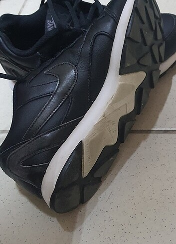 37,5 Beden siyah Renk Nike bayan spor ayakkabı