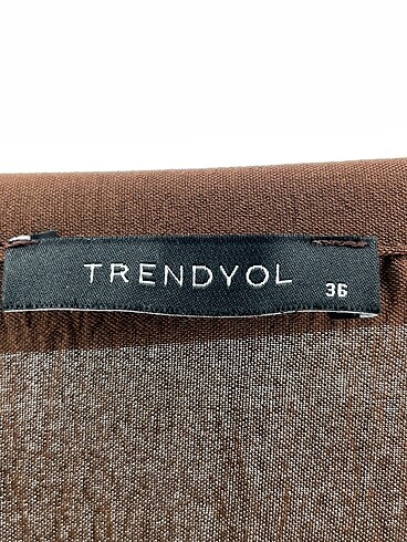 36 Beden kahverengi Renk Trendyol & Milla Gömlek %70 İndirimli.