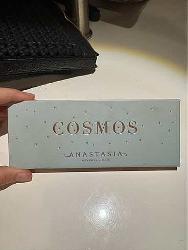 Anastasia Cosmos far paleti
