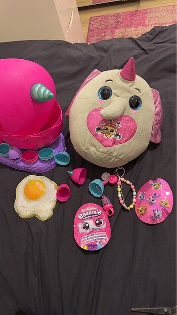 Rainbocorns Eggzania