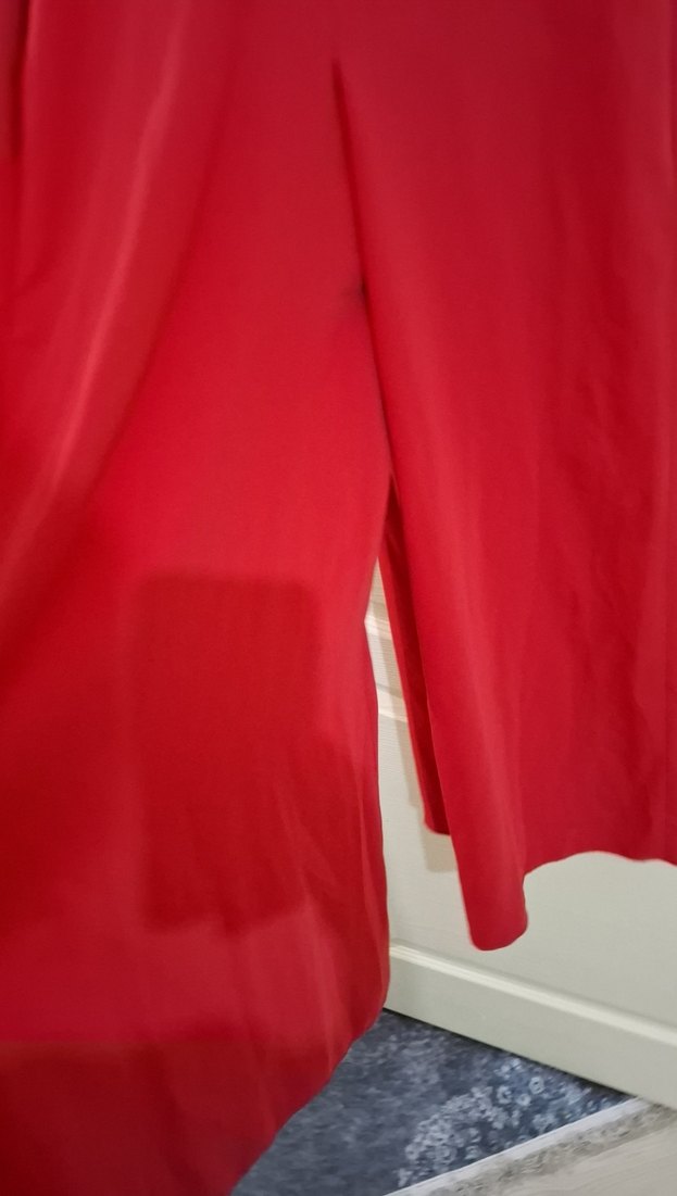 Kırmızı V Yakalı Uzun Salaş Abiye Elbise - Görsel 4