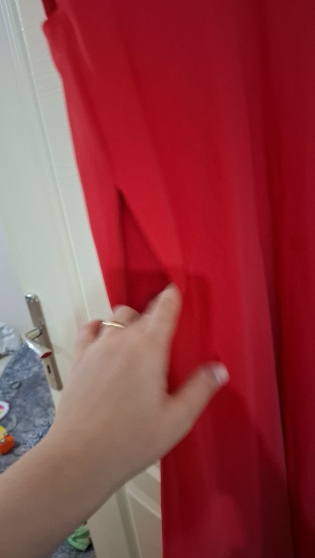 Kırmızı V Yakalı Uzun Salaş Abiye Elbise - Görsel 3