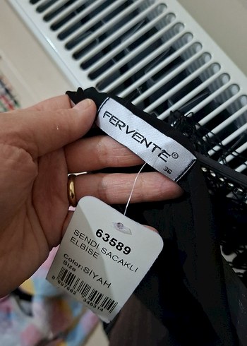 Sırt dekolteli gece elbisesi - Görsel 4