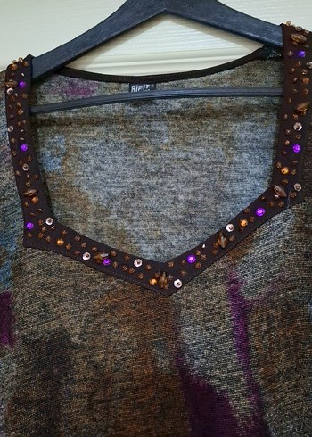 Boncuk Detaylı Kahverengi Batik Desenli Kadın Bluz - Görsel 2