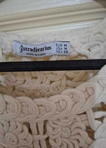 Nakışlı Dantel Detaylı Kısa Örgü Yelek - Görsel 2