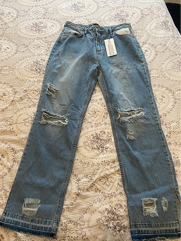 Etiketli jean