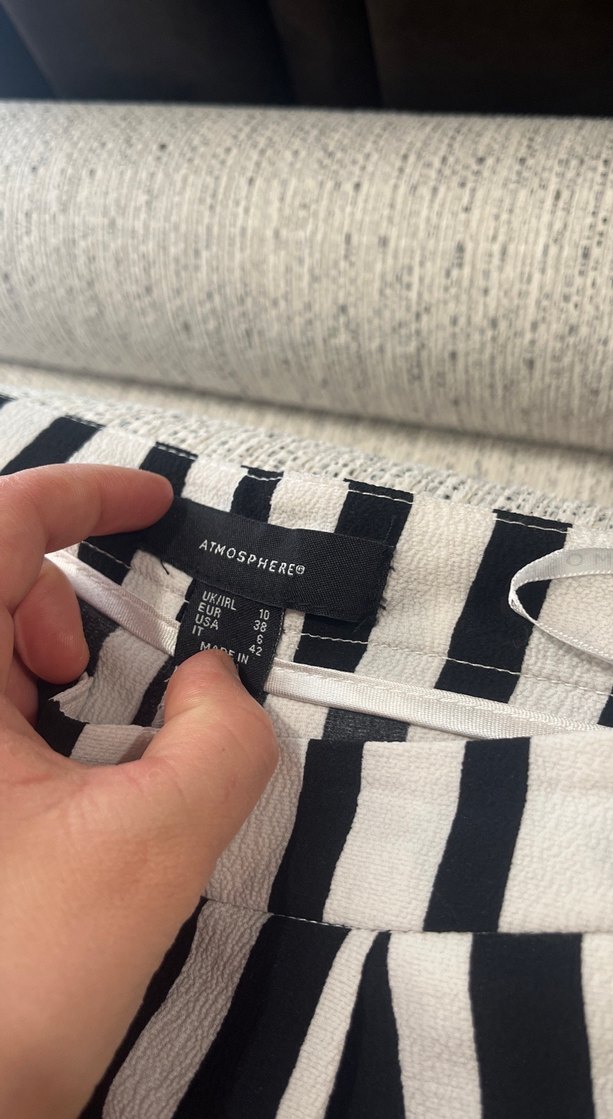 Kadın Siyah Beyaz Çizgili Piliseli Pantolon - Görsel 3