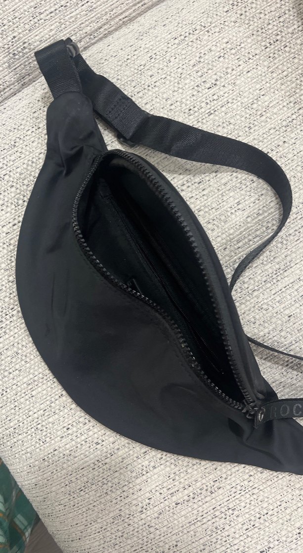 Siyah Kadın Bel Çantası - Görsel 4