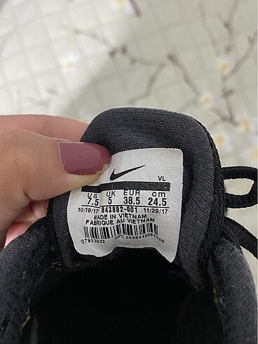 38,5 Beden Siyah nike spor ayakkabı