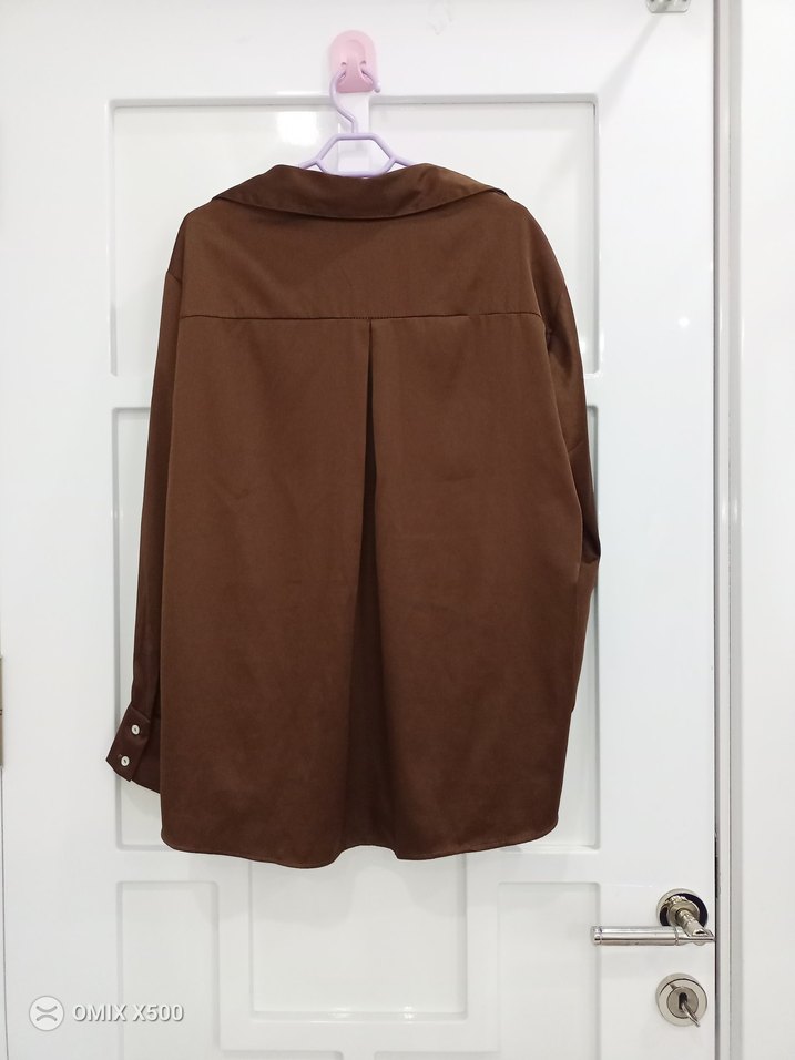 Düğmeli Kahverengi Kadın Gömlek - Görsel 2