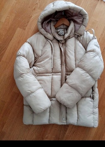 Bej Kapüşonlu Kadın Kışlık Mont
