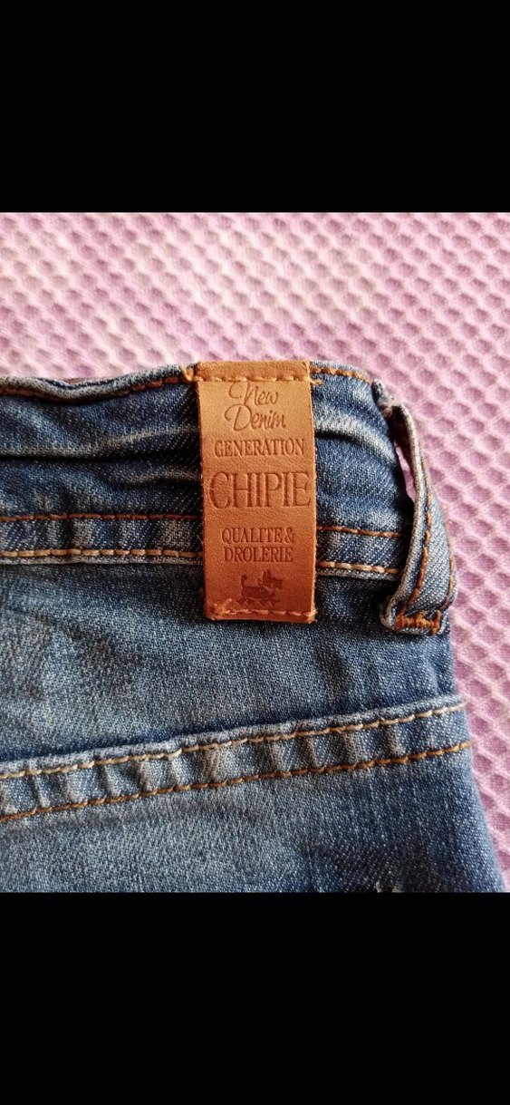 Nakışlı Düğmeli Kız Kot Şort - Görsel 4