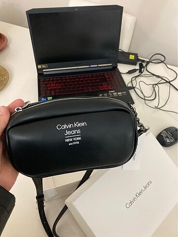 CALVİN KLEIN ÇANTA