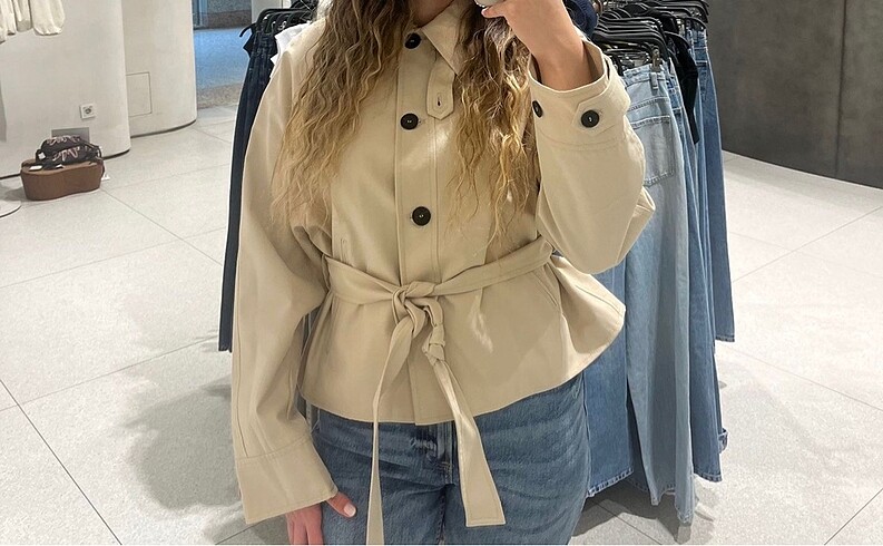 Zara Zara kısa kemerli trençkot