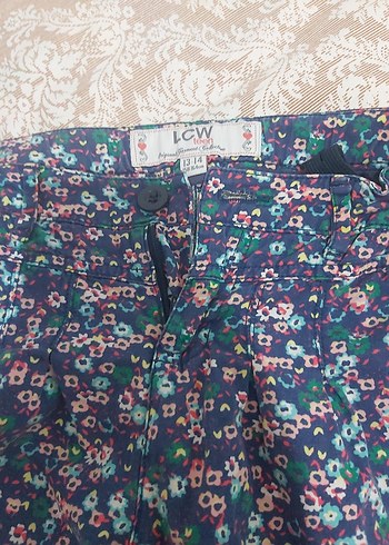 LC Waikiki Kızlar için Nakışlı Kırmızı Pamuklu Şort