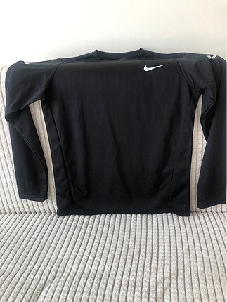 Nike uzun kollu tişört