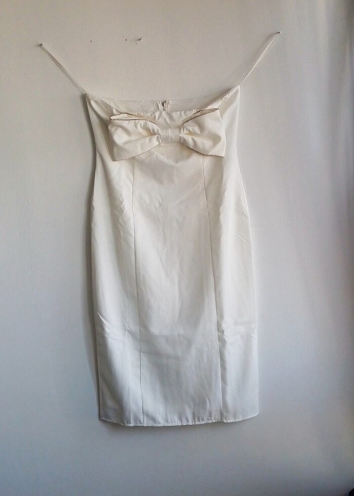 Straplez fiyonklu midi elbise - Görsel 4