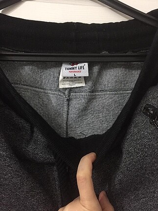Tommy Hilfiger Erkek eşofman altı?