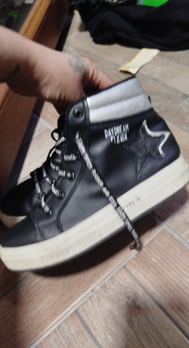 Siyah Sokak Stili Bağcıklar - Görsel 2