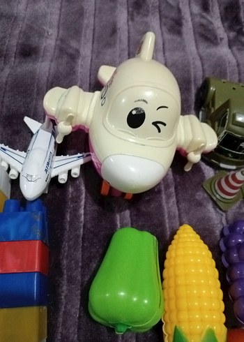 Renkli Çeşitli Oyuncak Seti - Görsel 3