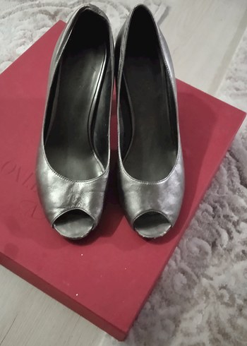 Nine West Gri Topuklu Kemerli Klasik Stiletto