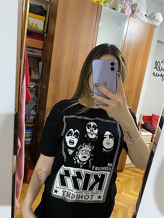 Kiss tshirt