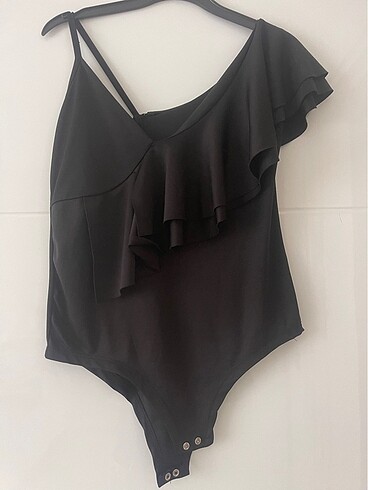 Siyah askılı body suit