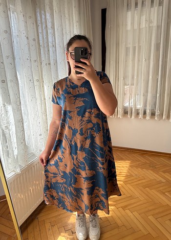 48 Beden Turuncu Mavi Batik Desenli Midi Elbise
