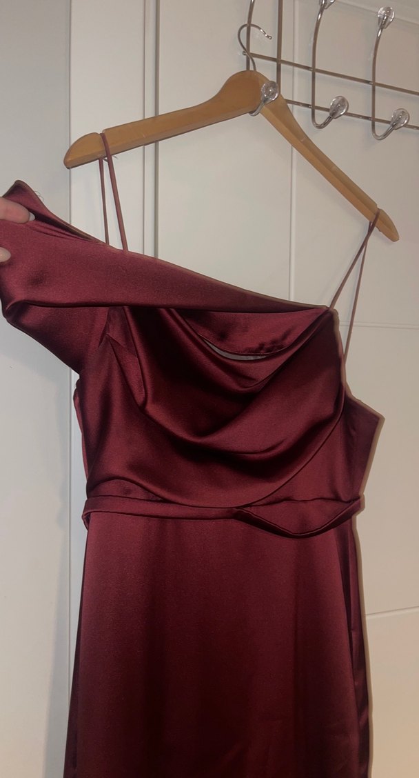 Bordo Uzun Drapeli Askılı Abiye Elbise - Görsel 2