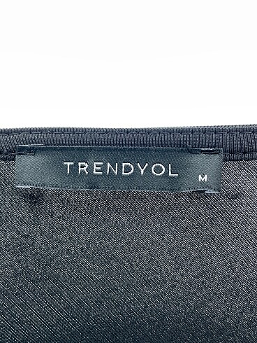 m Beden siyah Renk Trendyol & Milla Bluz %70 İndirimli.