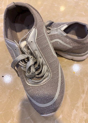 38 Beden 38 noGri Spor Kadın Sneakers Elastik Bağcıklı