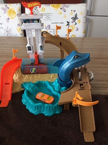 Hot wheels oyuncak arabalı