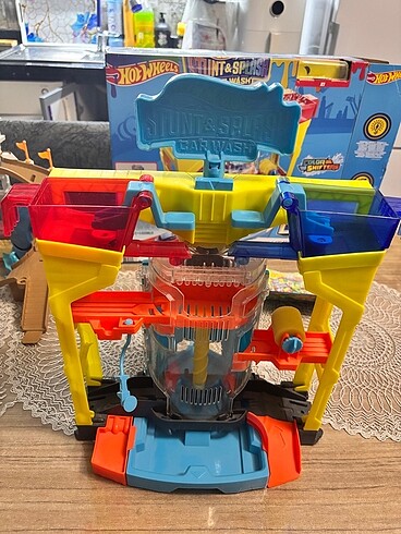 Hot wheels oyuncak