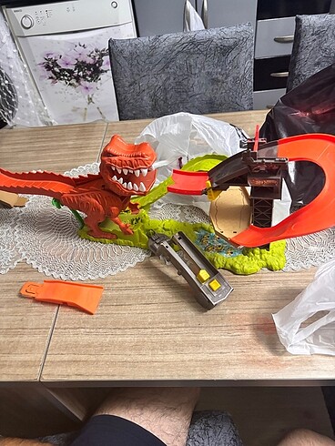  Beden Renk Dinozor seti Hot wheels