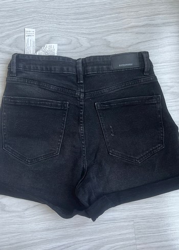 38 Beden siyah Renk Stradivarius mini şort