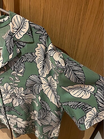 s Beden yeşil Renk PULL&BEAR kısa gömlek