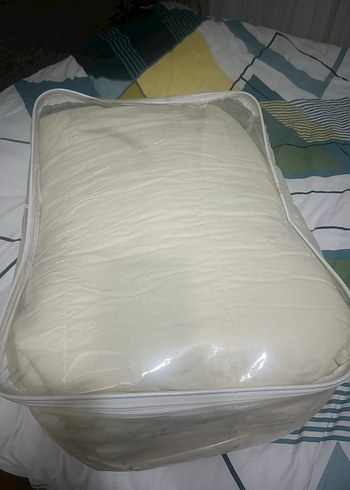 İşlemeli Parlak Beyaz sıfır
Yatak Örtüsü - Görsel 3