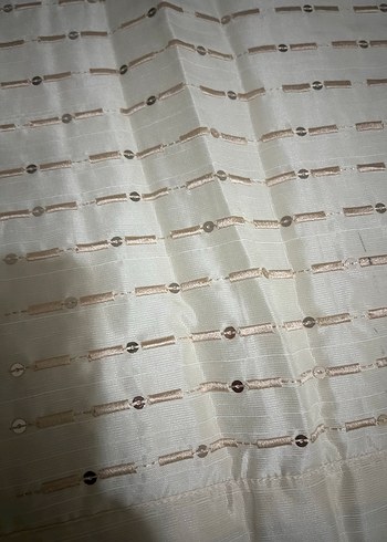 İşlemeli Parlak Beyaz sıfır
Yatak Örtüsü - Görsel 4