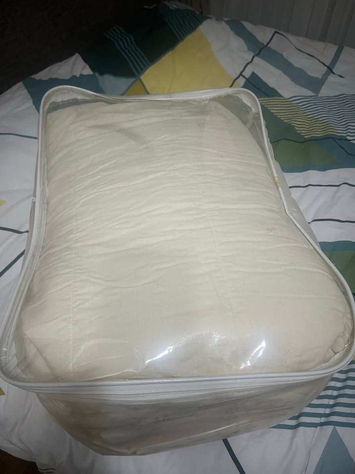 İşlemeli Parlak Beyaz sıfır
Yatak Örtüsü - Görsel 3