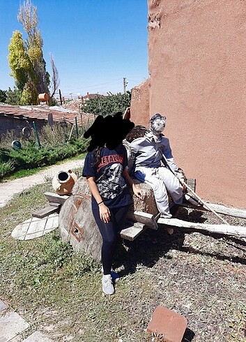 m Beden siyah Renk Tişört