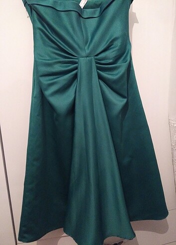 42 Beden yeşil Renk Kısa saten abiye elbise 