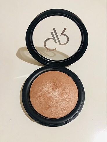 Golden rose highlighter