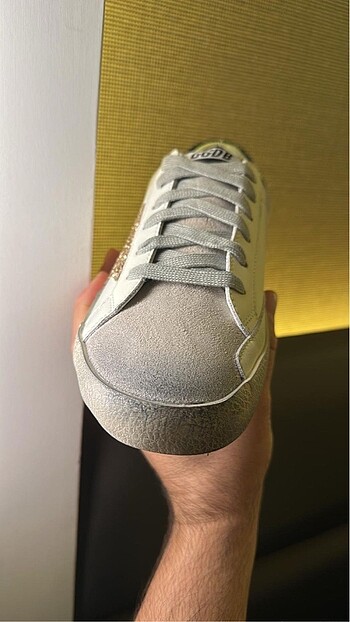 Golden Goose Deluxe golden gosse