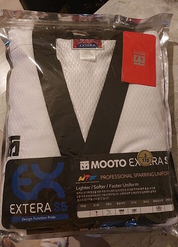 s Beden Taekwondo elbisesi